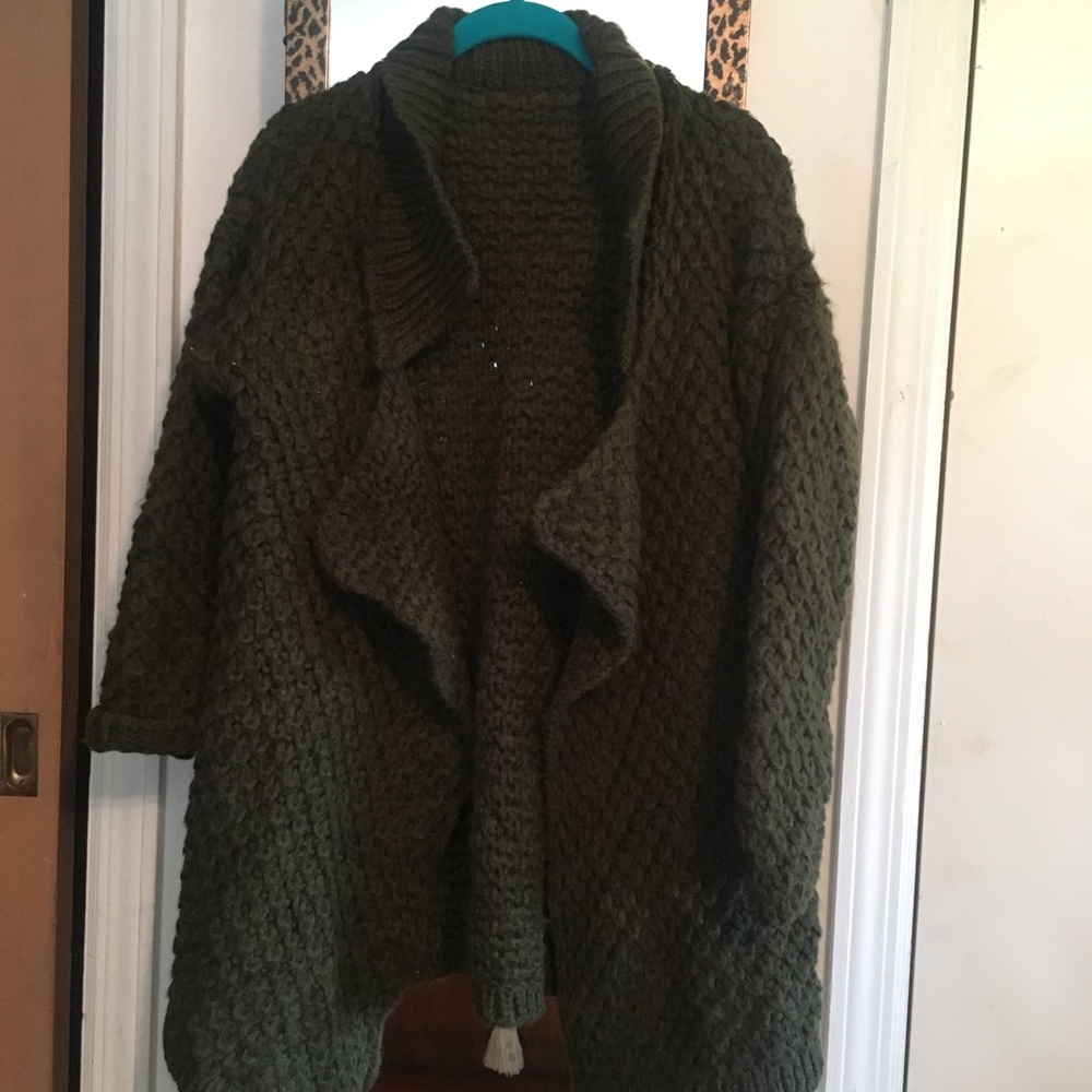 Olive green oversized cardigan with pockets